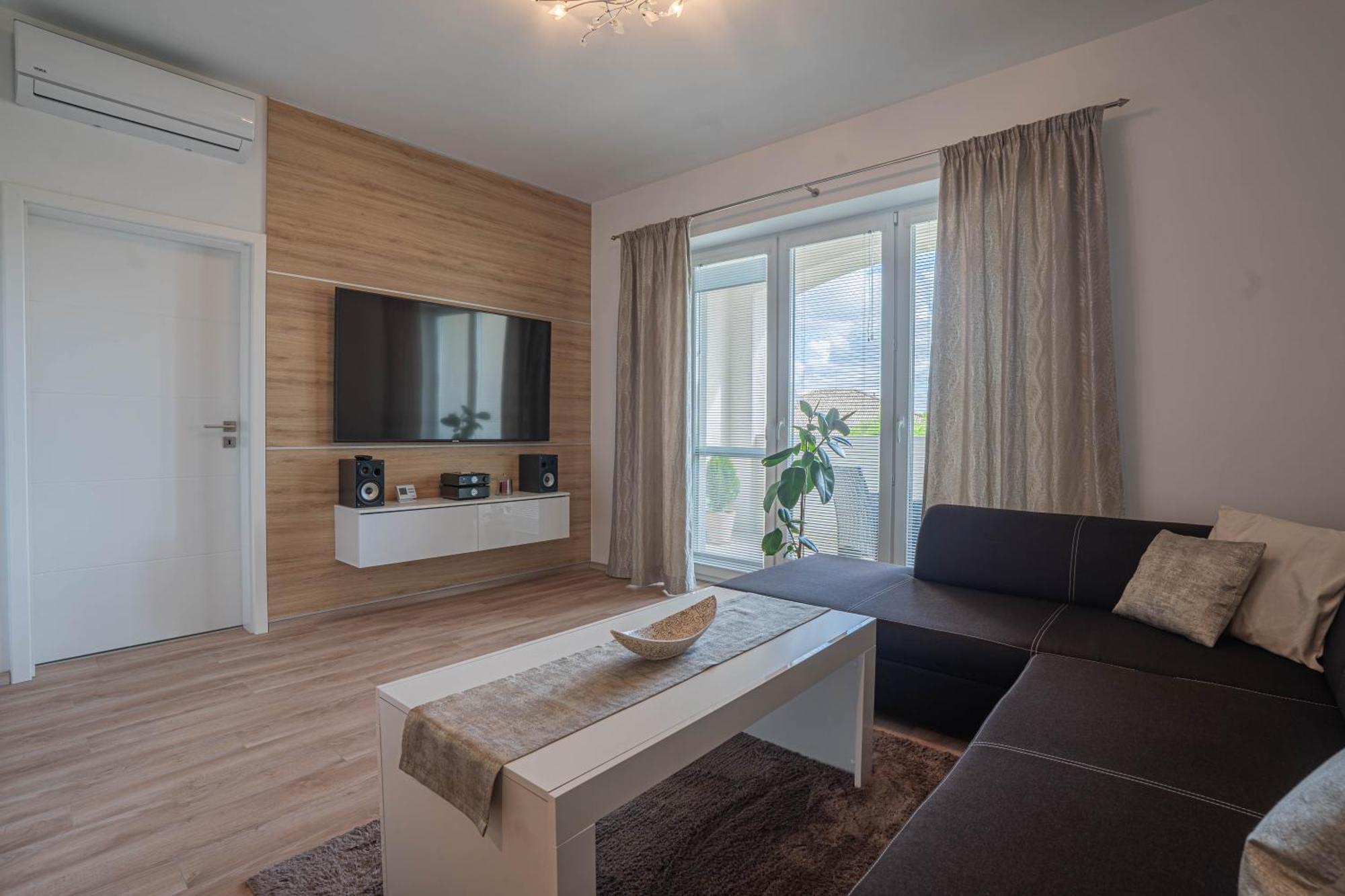 Апартаменты Karina Apartman Дунайска-Стреда Экстерьер фото